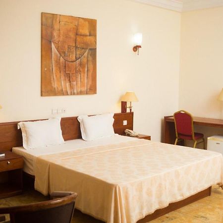 Hotel Marbella ロメ エクステリア 写真